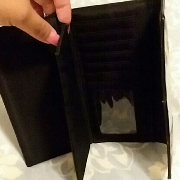 Wallet - Picture 3 of 7